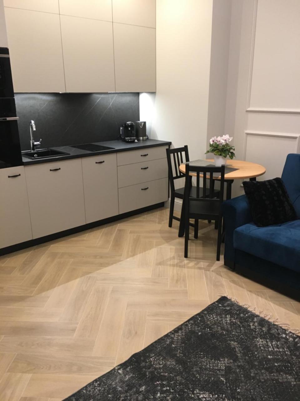 Apartamenty Platinum Loft เจโลนากูรา ภายนอก รูปภาพ
